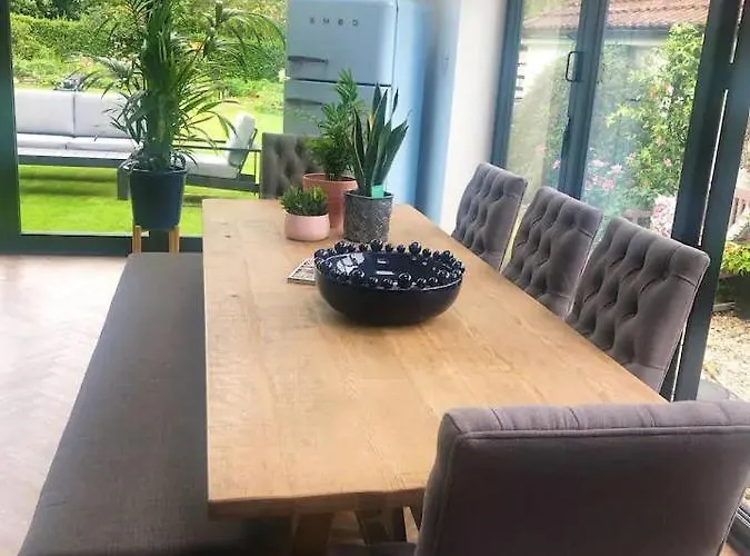 Дом отдыха Hayfield Spacious Detached Luxury